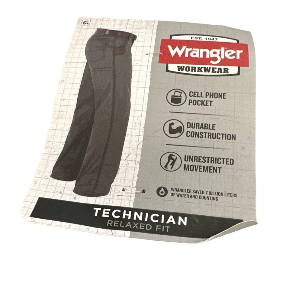 Wrangler Workwear Technician Ripstop Pant 5 Pockets Relaxed Fit NWT’s!‎ Tan